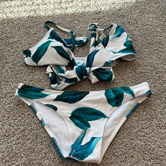 Cupshe bikini never worn, just washed - Picture 1 of 1